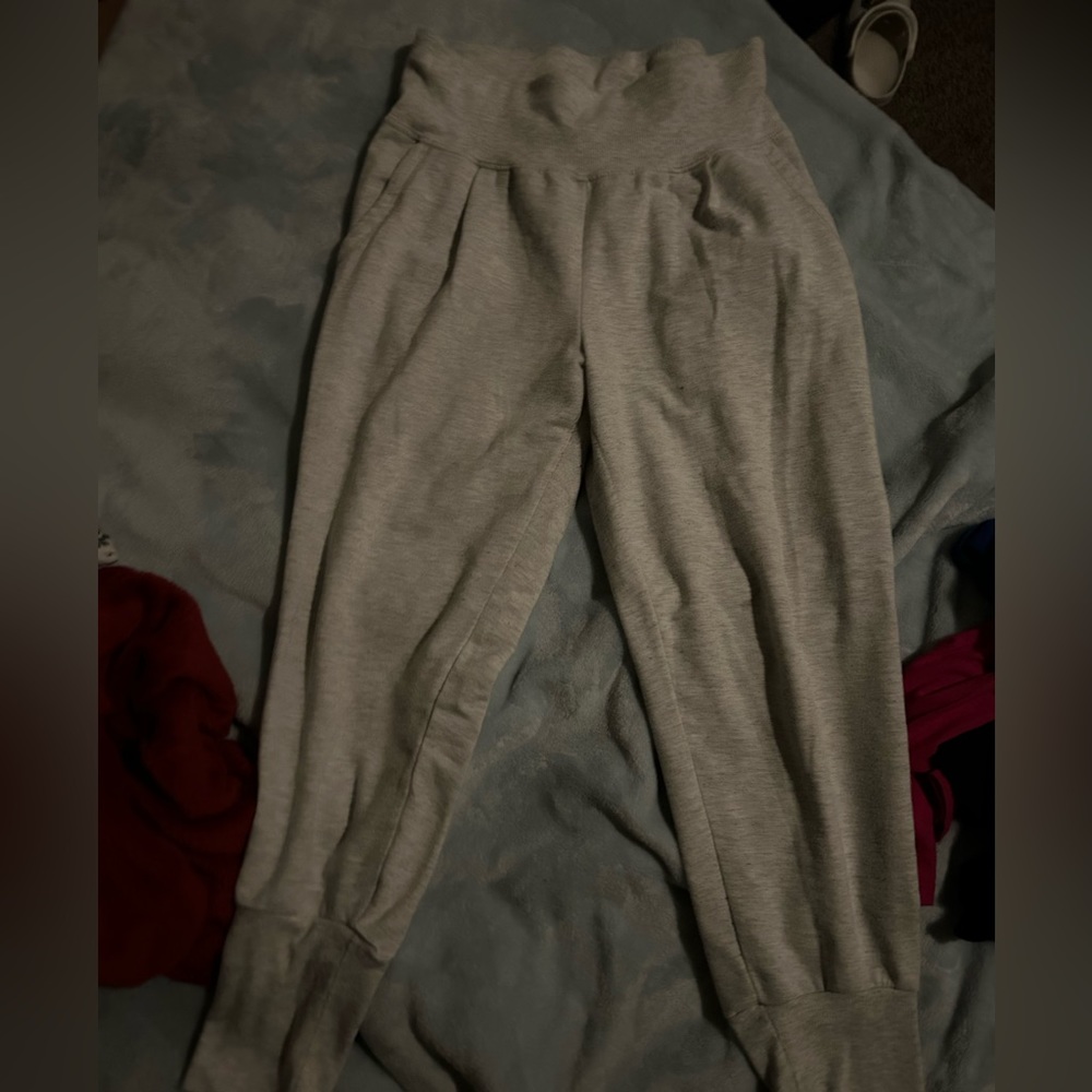 Danskin - Grey, White - Made in China - 62% Polyester, 33% Rayon, 5% Spandex.